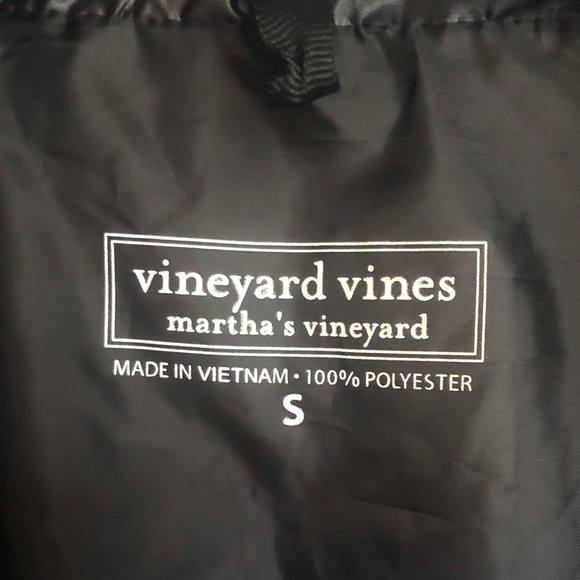 Vineyard Vines PrimaLoft Mountain Weekend Vest - Picture 3 of 3